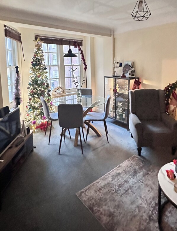 Classic Double Room, Patio | Bathroom | Free toiletries, hair dryer, towels, soap