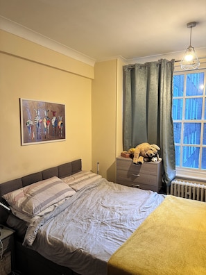 Quarto casal clássico, varanda | Ferros/tábuas de passar roupa, Wi-Fi de cortesia