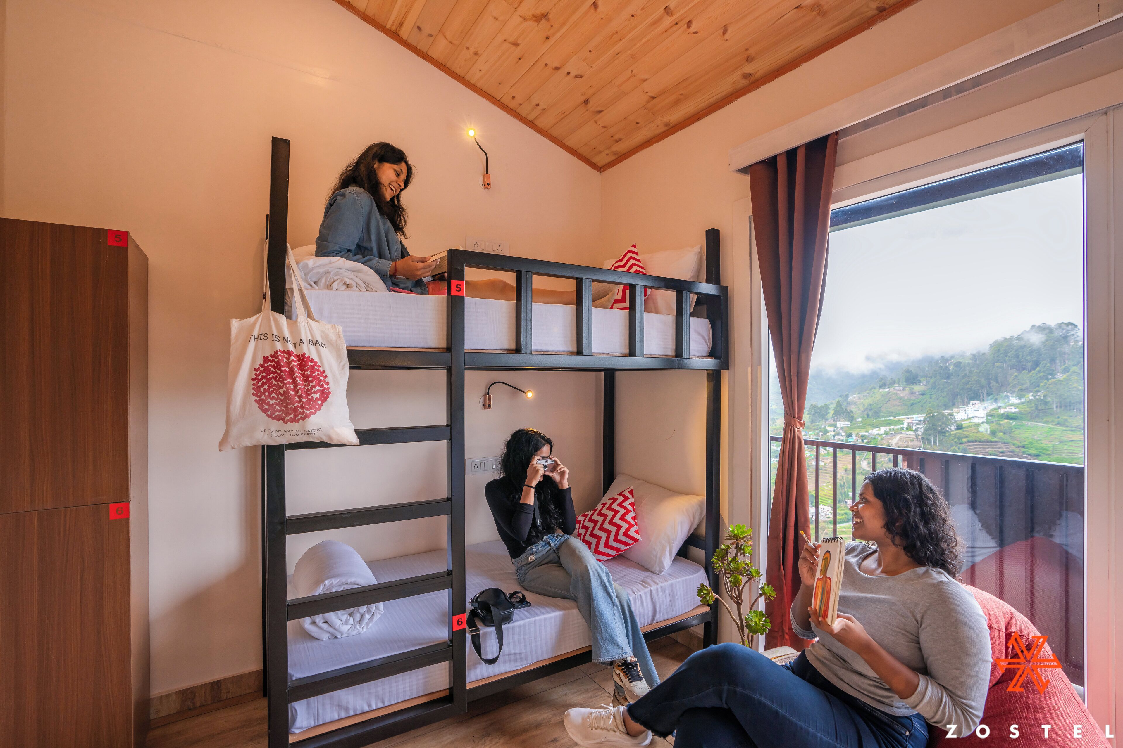 Deluxe 6 Bed Female Dorm (with Balcony)