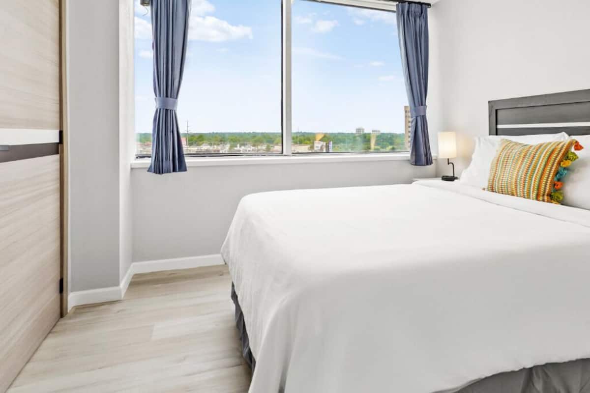 Appartamento Luxury, vista città | Ferro/asse da stiro, Wi-Fi gratuito