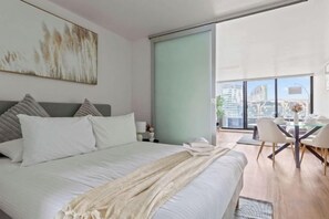 Room - Chic Apartment by Southern Cross, FREE Parking (Melbourne)