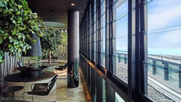 Apartment, 2 Bedrooms, City View | Lounge