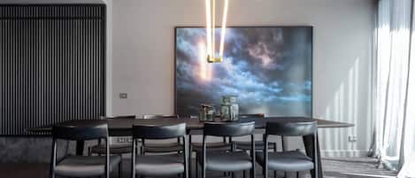 Apartment, 2 Bedrooms, City View | Dining