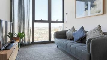 Apartment, 2 Bedrooms, City View | Living room