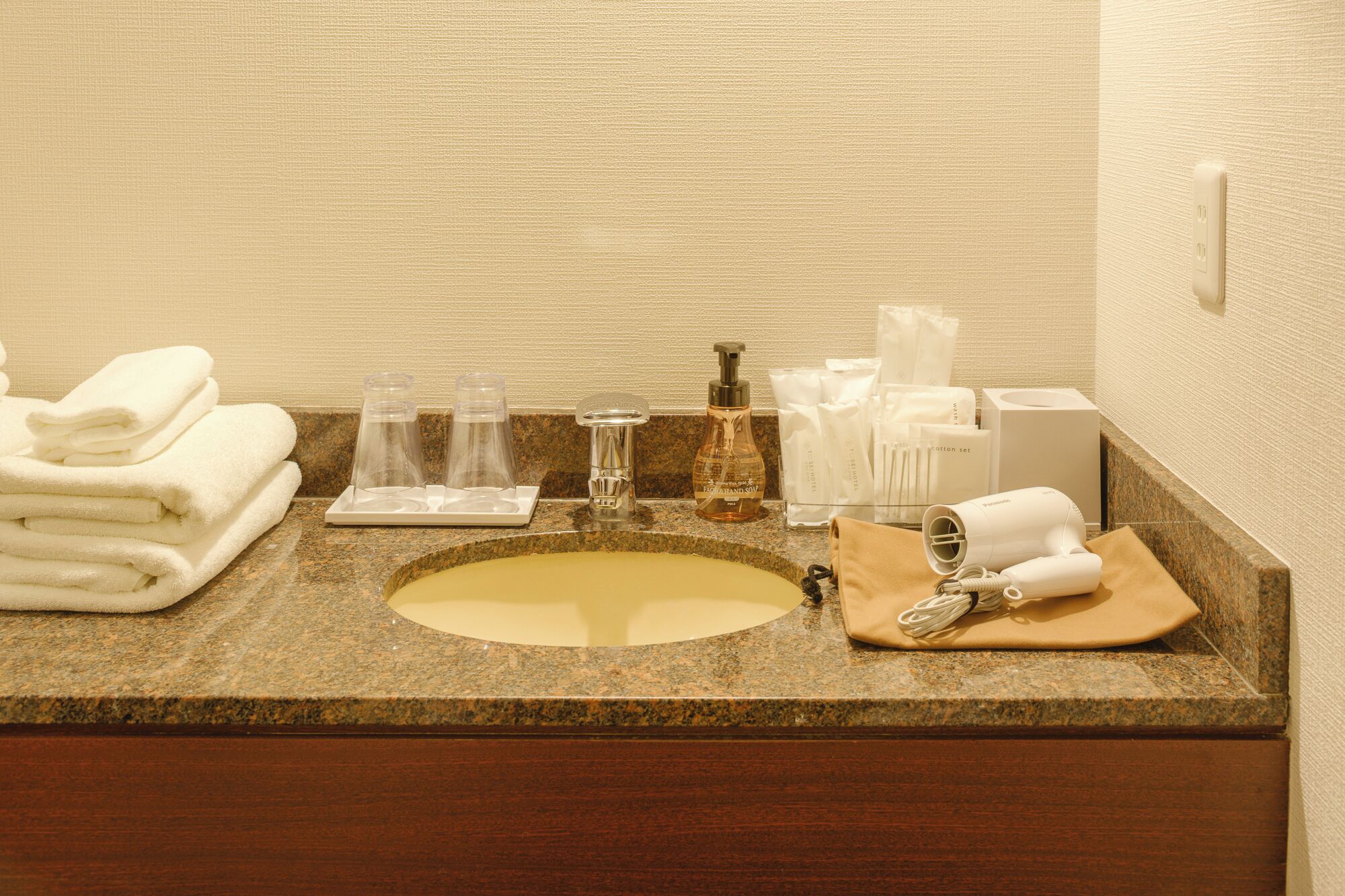 ファミリー ルーム 禁煙 ジェットバス | WiFi (無料)、ベッドシーツ