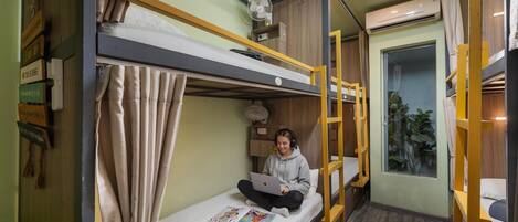 Phòng tập thể Elite, quang cảnh sân vườn | Truy cập Internet không dây miễn phí, bộ trải giường