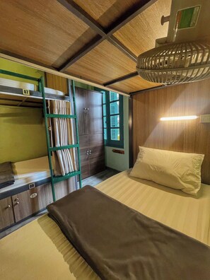 Free WiFi, bed sheets