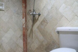 Free toiletries, slippers - Halina Drive Inn Hotel - Pasay (Pasay)