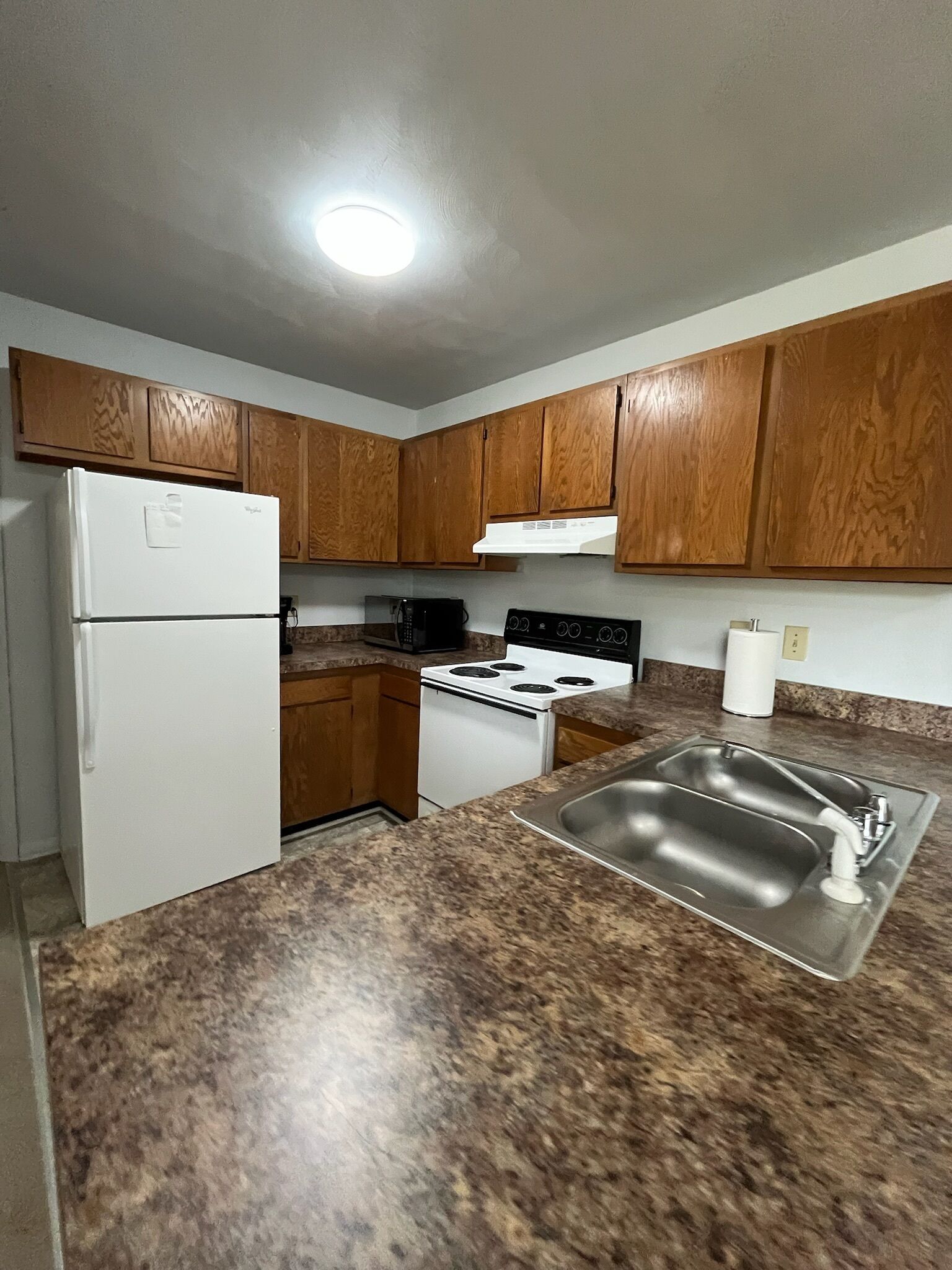 Micro-ondes, four, plaque de cuisson, lave-vaisselle