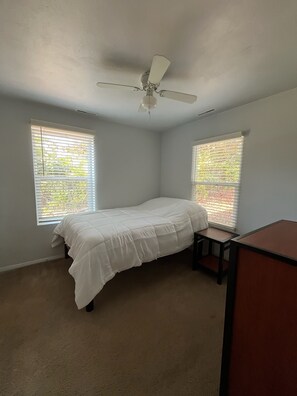 3 bedrooms, WiFi, bed sheets
