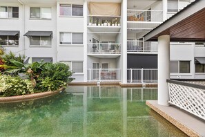 Outdoor pool - Cairns Tropical Bliss Swim In - Out Apt (Cairns North)