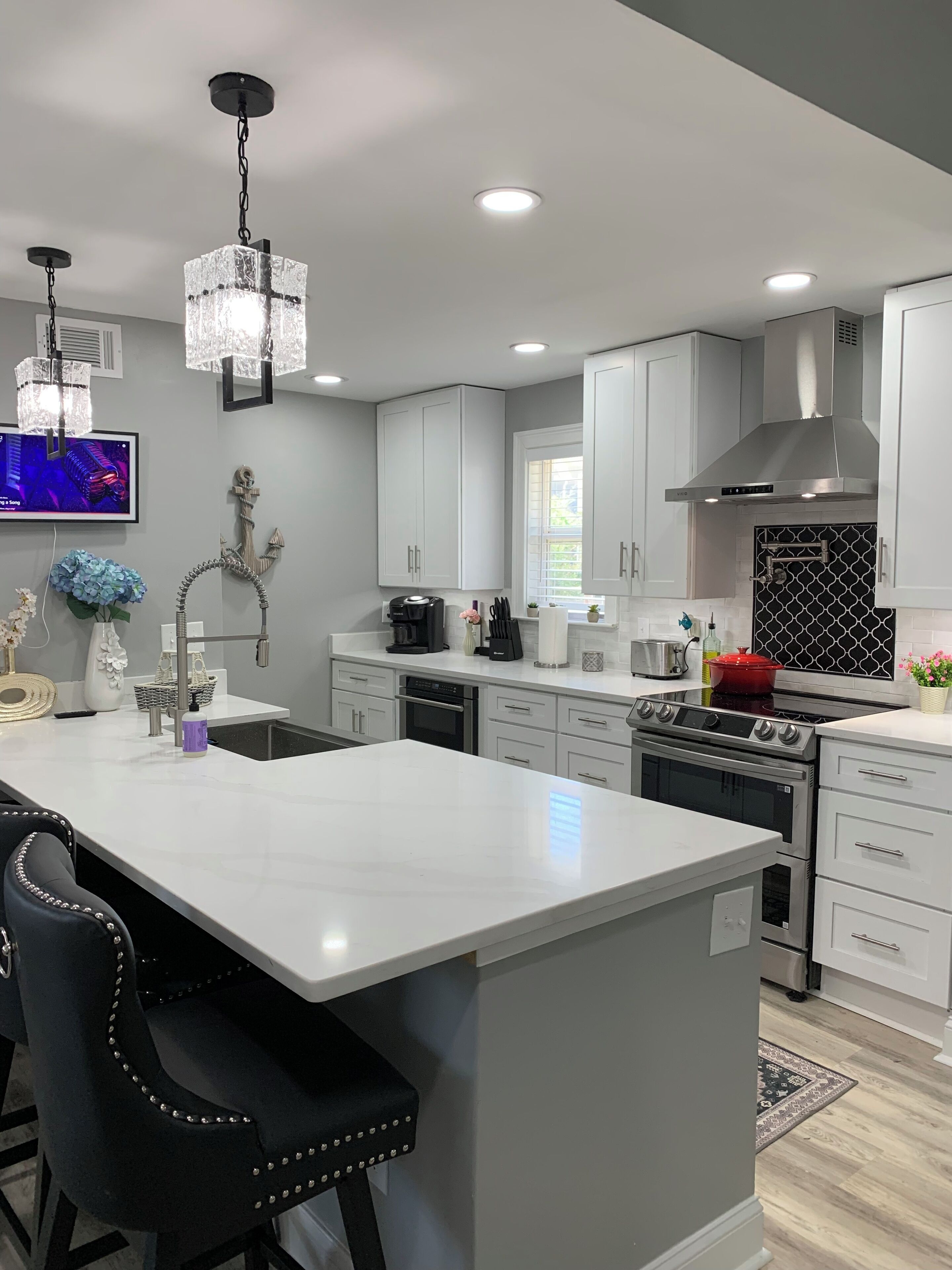 Refrigerador, microondas, horno y parrilla de estufa 