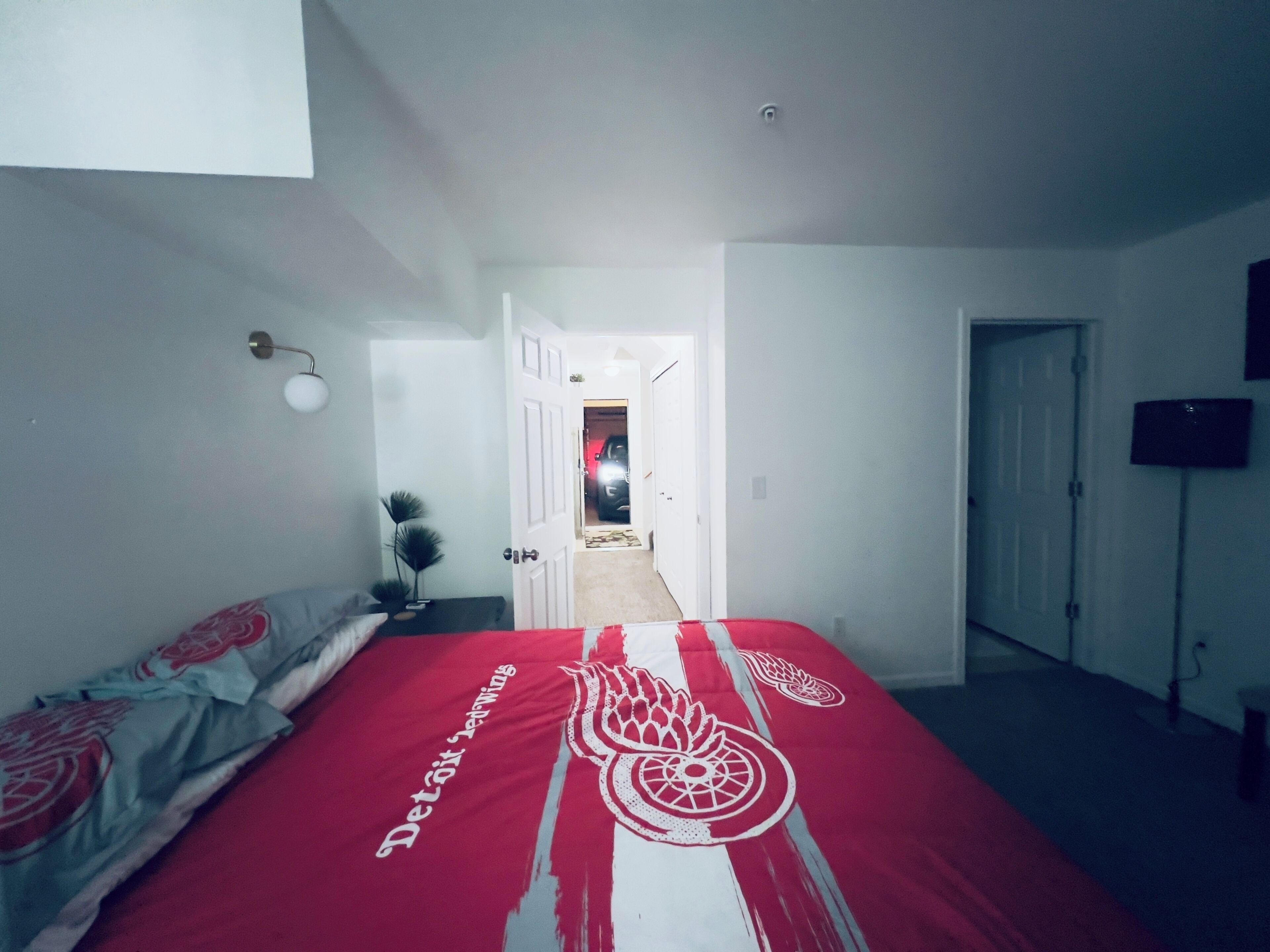 3 bedrooms, desk, iron/ironing board, free WiFi