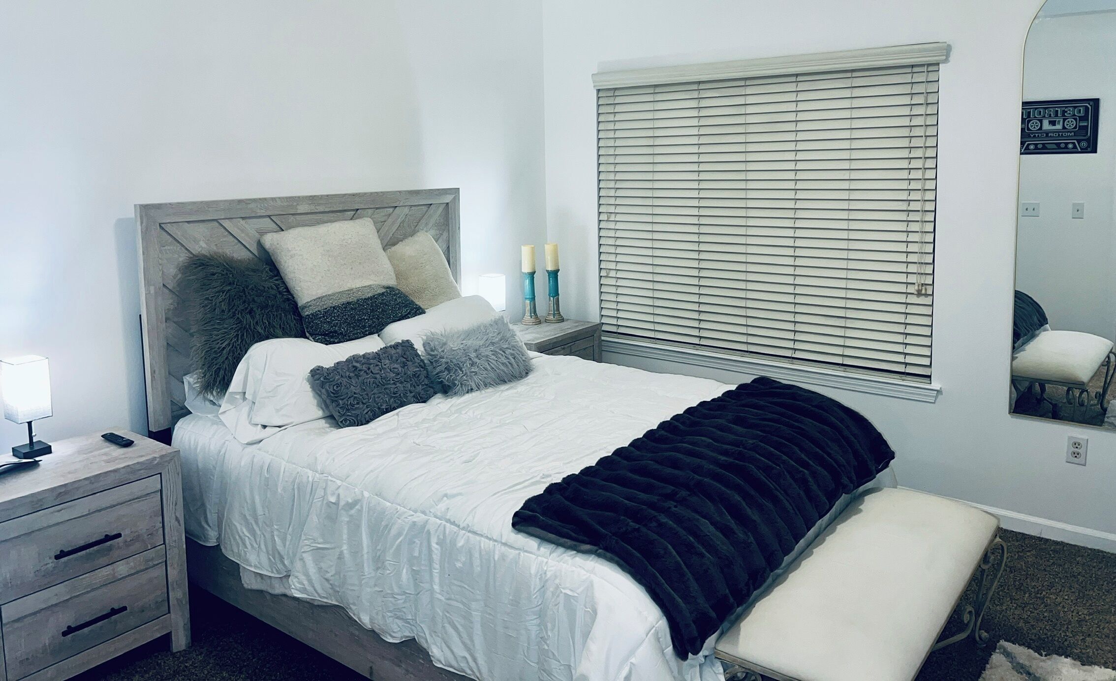 3 habitaciones, escritorio, tabla de planchar con plancha y wifi gratis 