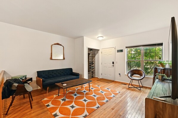 Smart TV, fireplace, video games, books