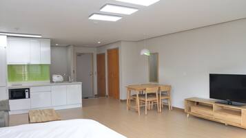 Family Hotel Silver | In-room safe, free WiFi