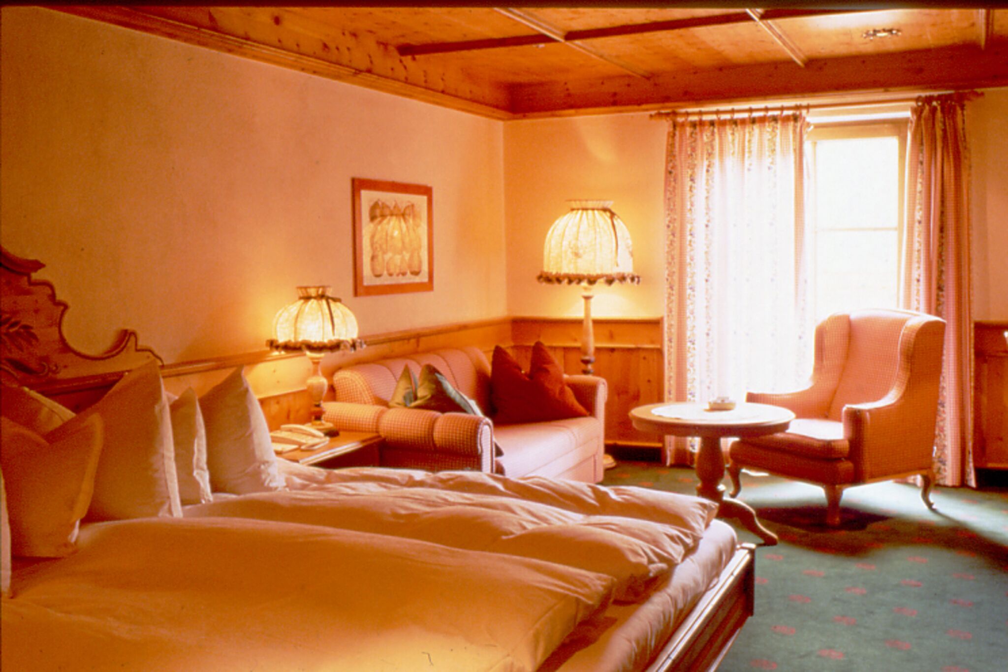 TIROL Hotel Premier | Safe på rommet og wi-fi (inkludert)