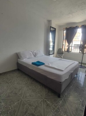 ห้องสแตนดาร์ดดับเบิล, เตียงใหญ่ 1 เตียง | Wi-Fi ฟรี