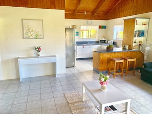 Comfort House, 2 Bedrooms, Air conditioning | Living area