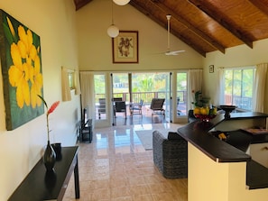 Hus - 2 soveværelser - aircondition | Opholdsområde