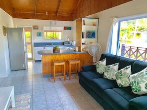 Comfort House, 2 Bedrooms, Air conditioning | Living area