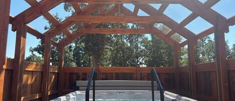 Bain à remous extérieur