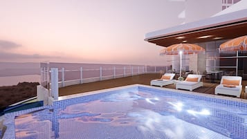 2 outdoor pools, open 6:00 AM to 8:00 PM, lifeguards on site