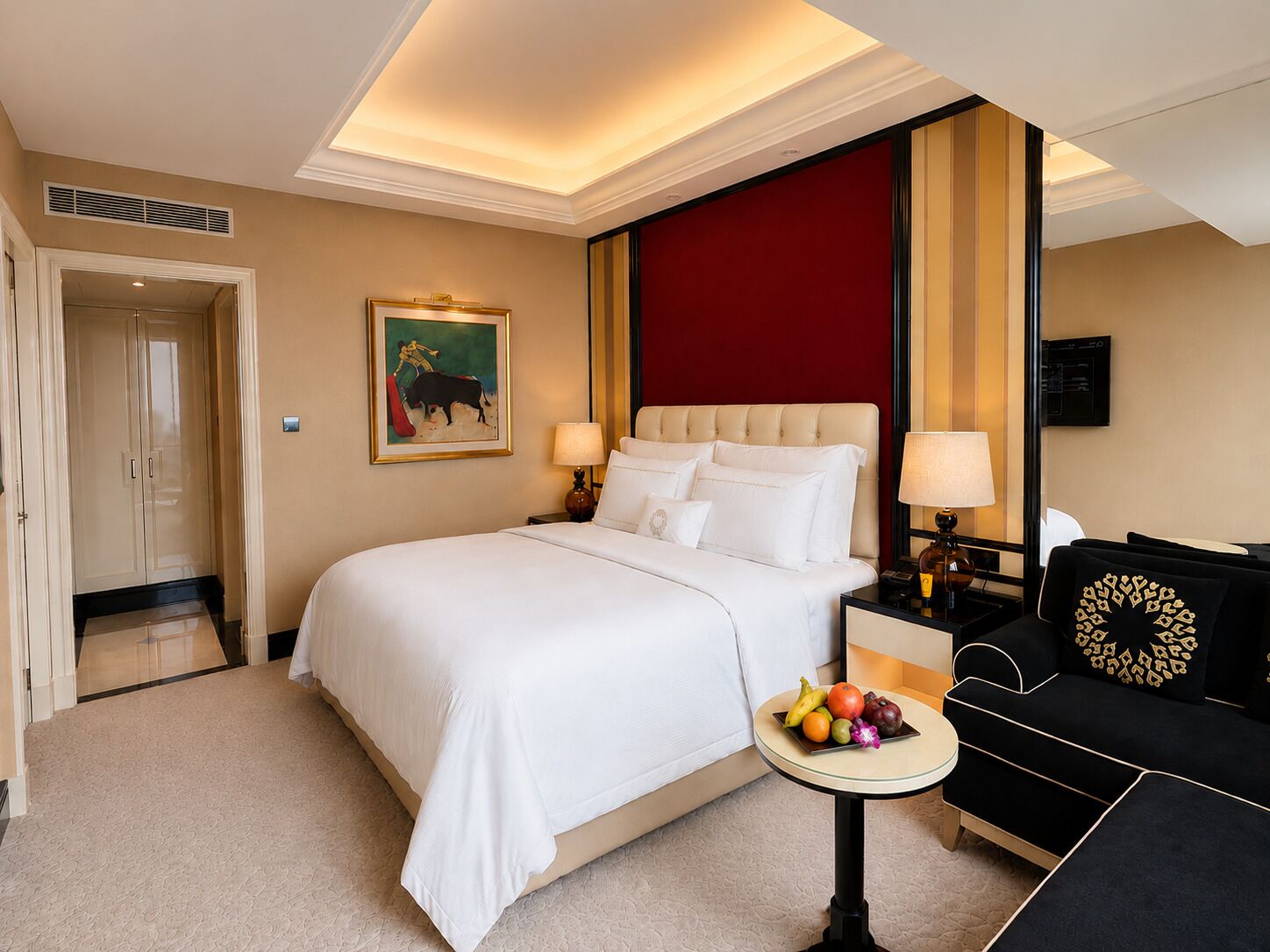 Junior kamer, 1 kingsize bed, uitzicht op stad (Junior Suite) | Luxe beddengoed, pillowtop-bedden, een minibar met enkele gratis items