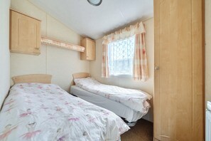 3 slaapkamers, een strijkplank/strijkijzer, wifi, beddengoed