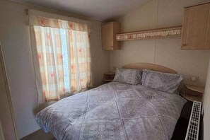 Fer et planche à repasser, Wi-Fi, literie fournie