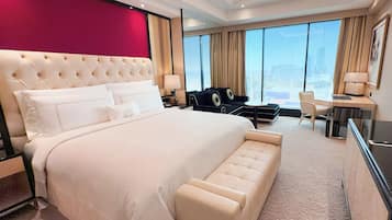 Egyptian cotton sheets, premium bedding, in-room safe, desk
