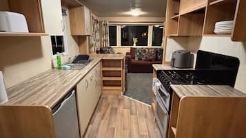 Fridge, oven, stovetop, toaster