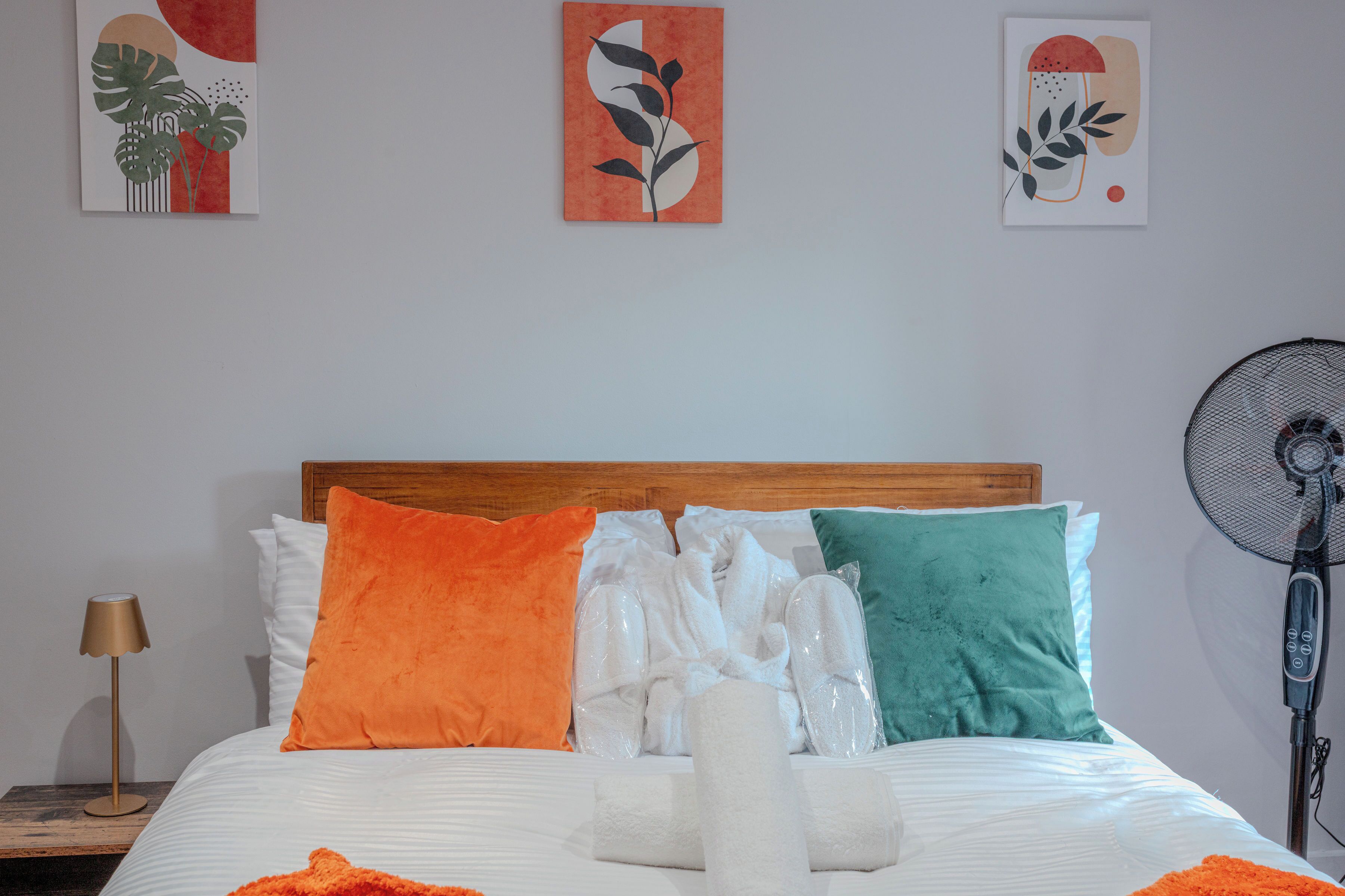 2 soverom, strykejern/-brett, wi-fi og sengetøy