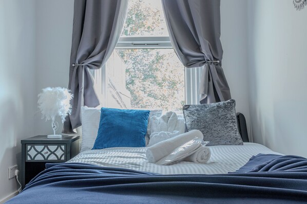 2 bedrooms, iron/ironing board, WiFi, bed sheets