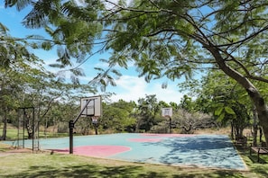 Terrain de basketball
