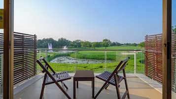 Habitación doble Deluxe, balcón, vista al campo de golf | Balcón
