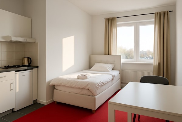 Single Room | Laptop workspace, free WiFi
