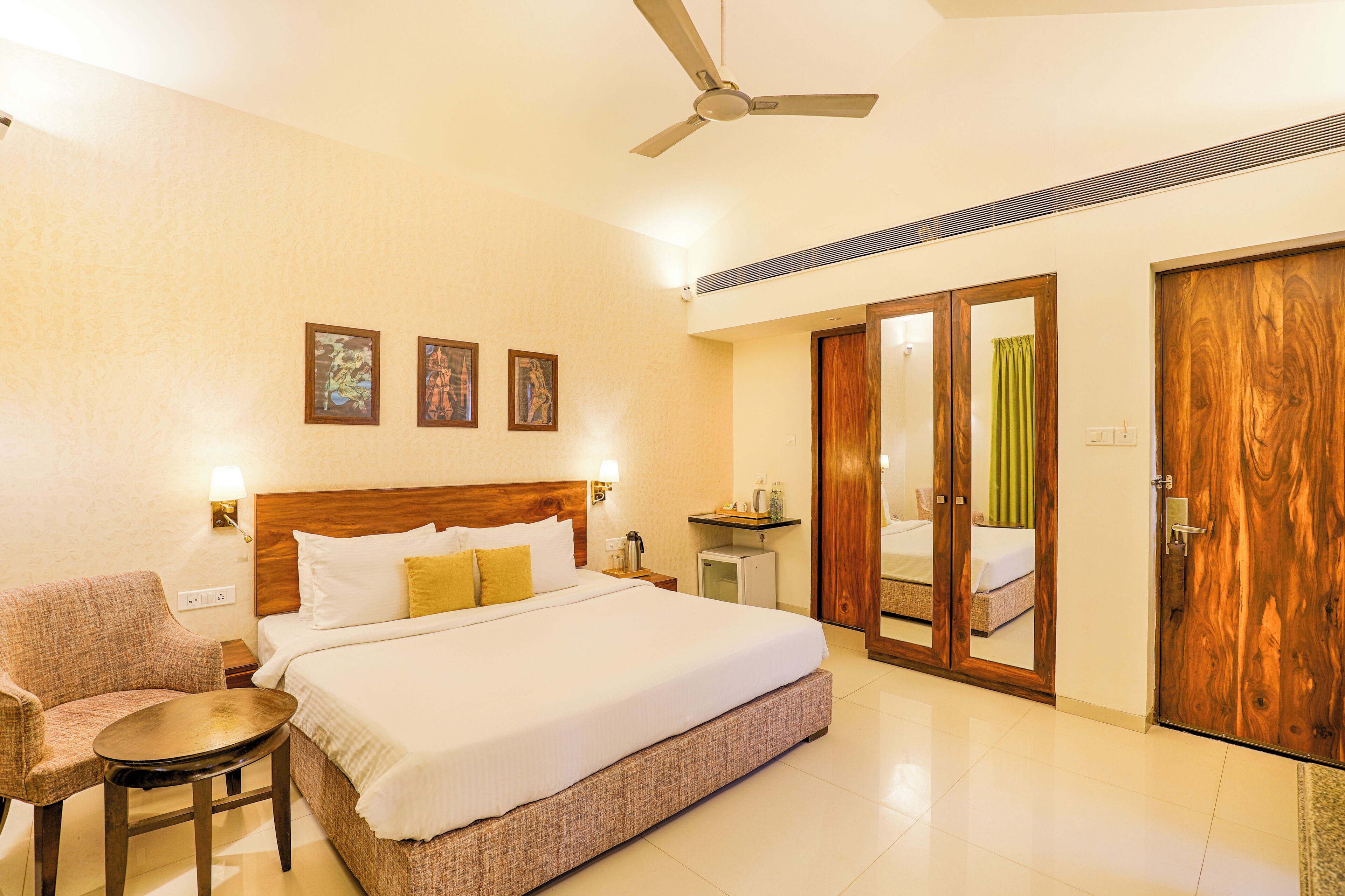 Club Room, Garden View | Iron/ironing board, free WiFi