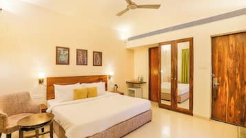Club Room, Garden View | Iron/ironing board, free WiFi
