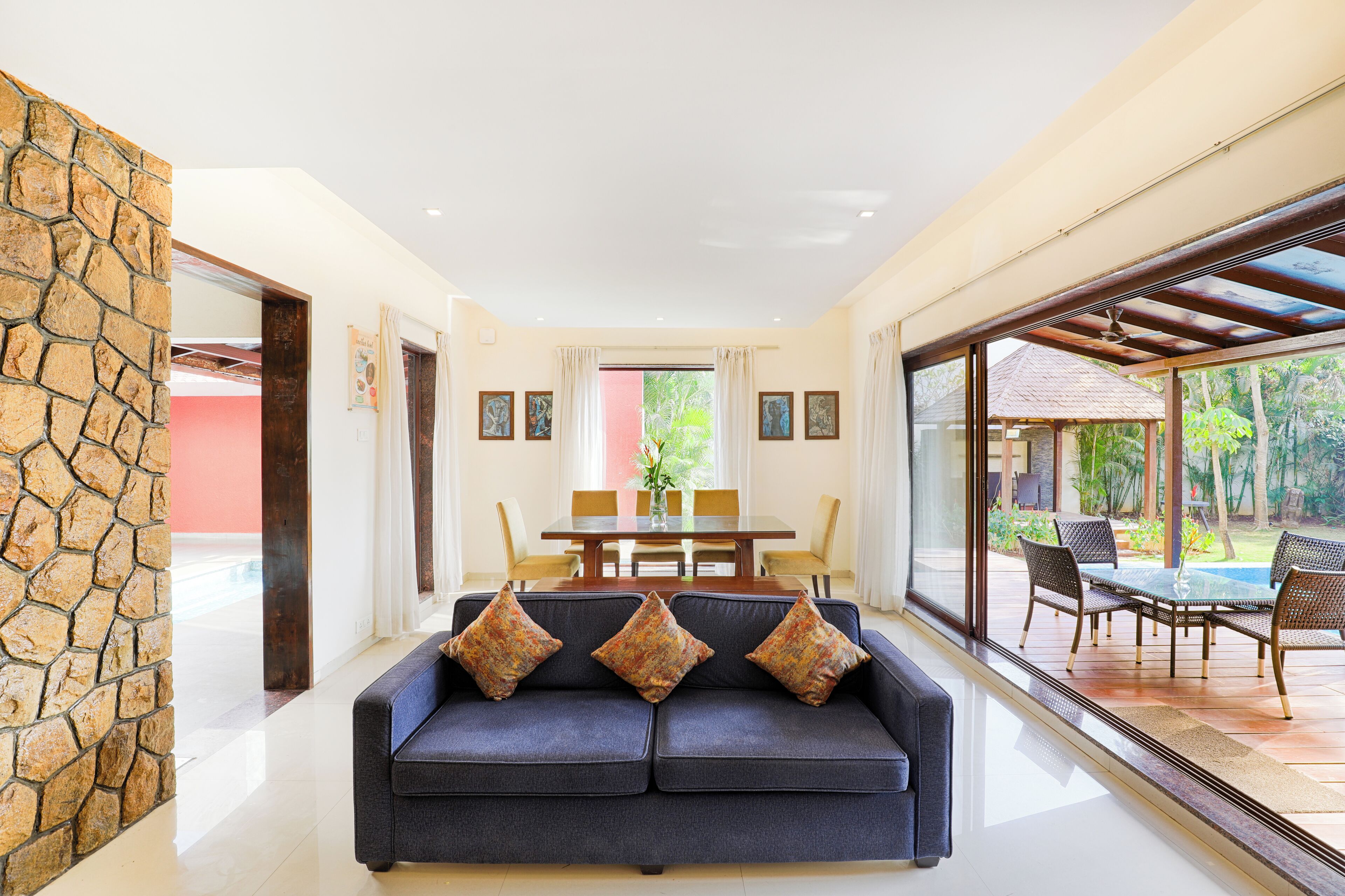 Royal Villa, Pool View | Living area