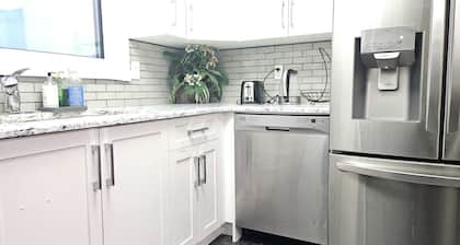 Modern 2BR Haven - Walk to Transit, Dining & Entertainment