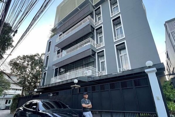 Exterior - Samsen Suites (Bangkok)