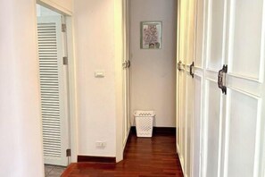 Room - Samsen Suites (Bangkok)