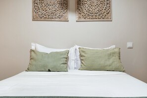 1 chambre, fer et planche à repasser, accès Internet, draps fournis
