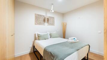 1 bedroom, iron/ironing board, internet, bed sheets