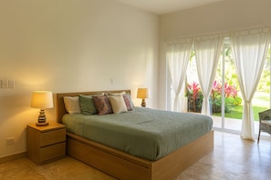 Iron/ironing board, Internet, bed sheets