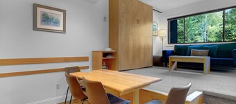 Sunday River Ski in/Ski out Condo- Brookside II A-111