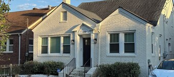 Charming 3-bedroom home in Charleston