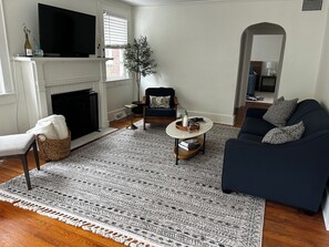 TV, fireplace