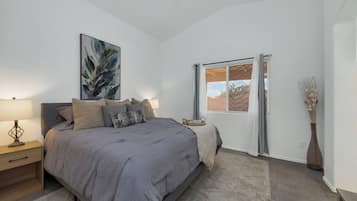 3 habitaciones, tabla de planchar con plancha, wifi y ropa de cama
